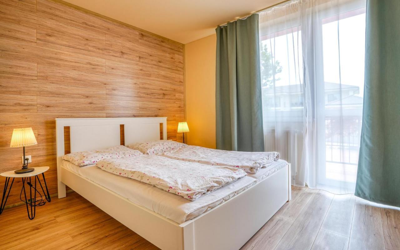 Apartmany Karmon Park Velky Meder Exterior photo